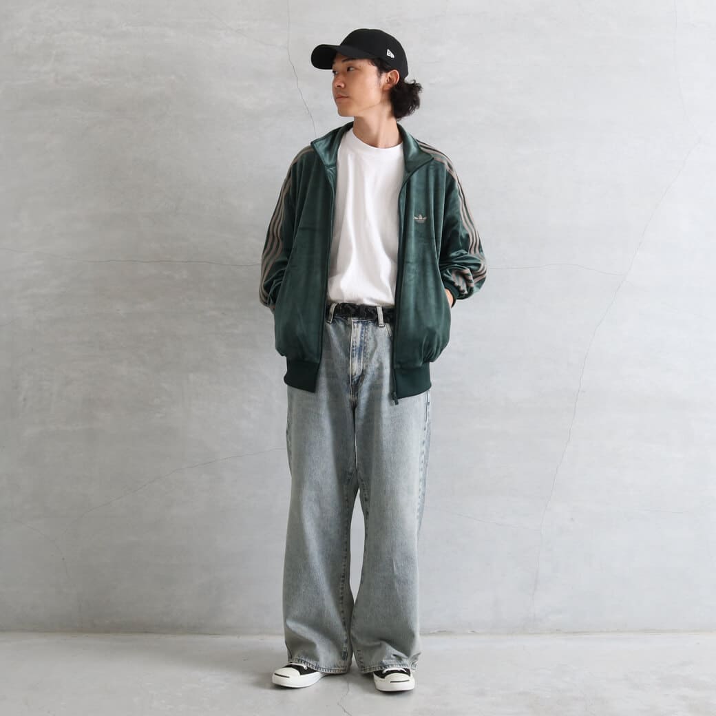 adidas ベロア トラックジャケット シルバー 早い者勝ち 大人気 adidas ベロア トラックジャケット (adidas