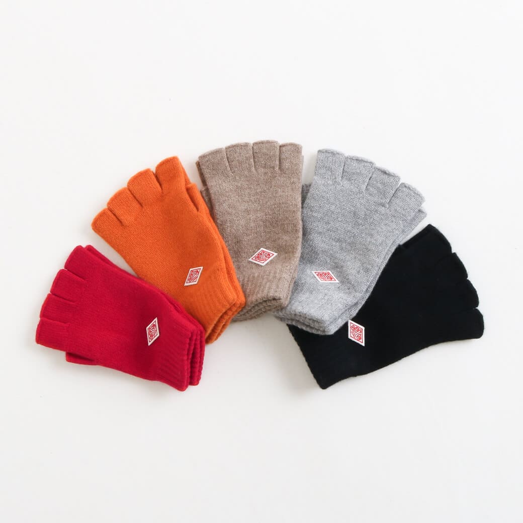 グッズ BORN FREE Online Shop