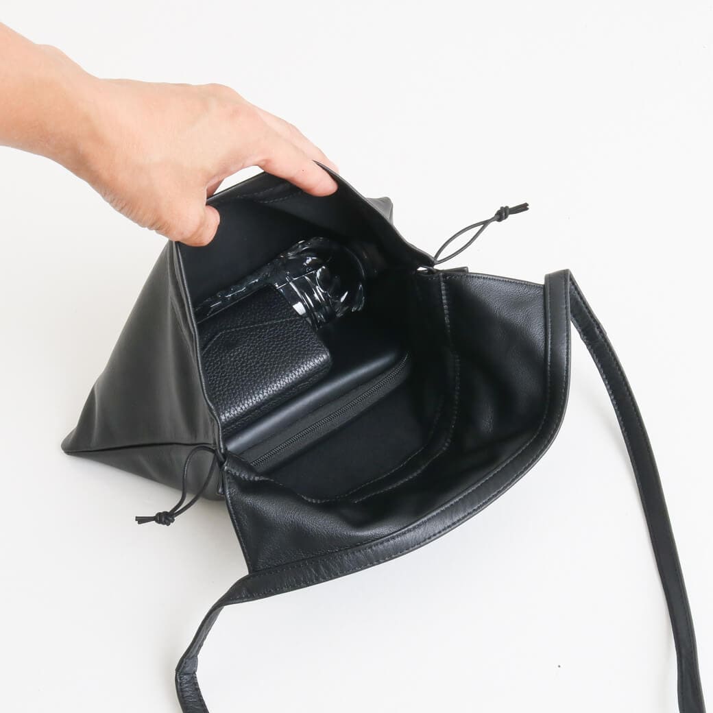 Hender Scheme エンダースキーマ カウ レッド クロス バッグ