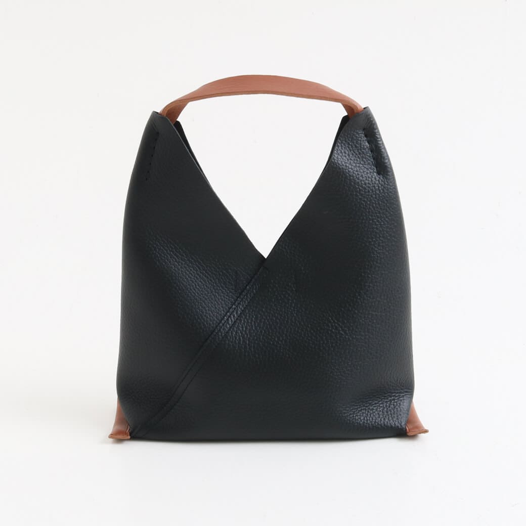 Hender Scheme エンダースキーマ トライアングルバッグ｜BORN FREE