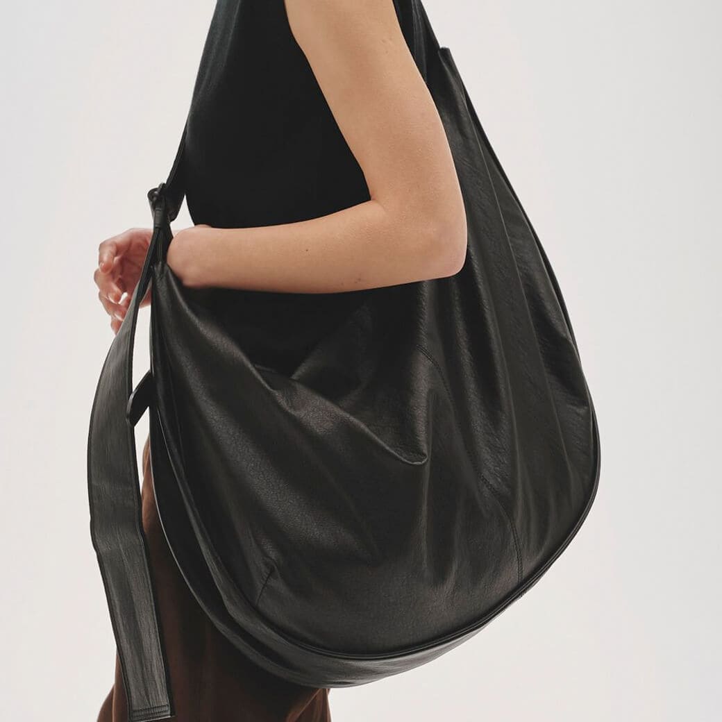 TODAYFUL トゥデイフル エコレザーギャザーバッグ ブラック TODAYFUL（トゥデイフル）の「TODAYFUL Ecoleather Gather Bag